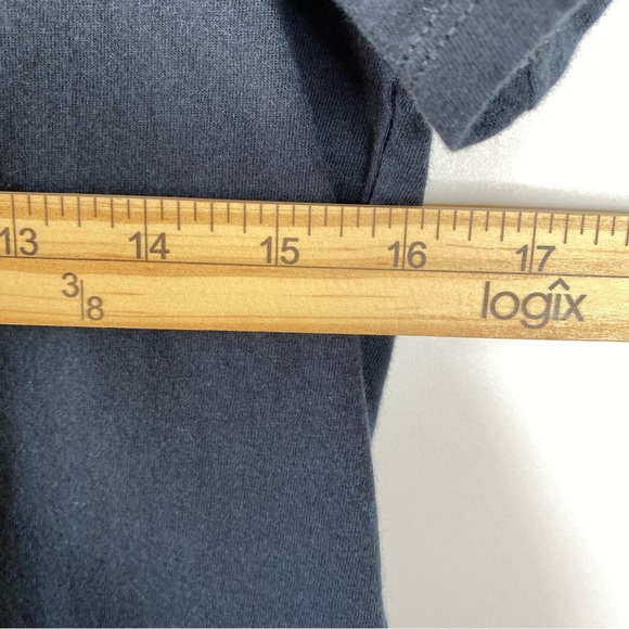 Nike Womens The Nike Tee Sz M Black Graphic T-Shirt Crew Neck HILL SEEKER - Picture 6 of 8